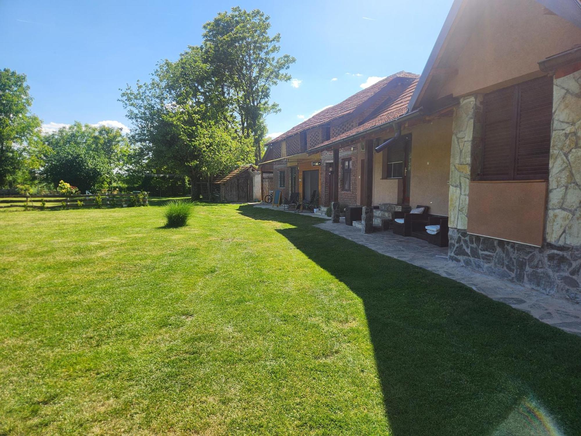 Dvor Donja Toponica Exterior foto